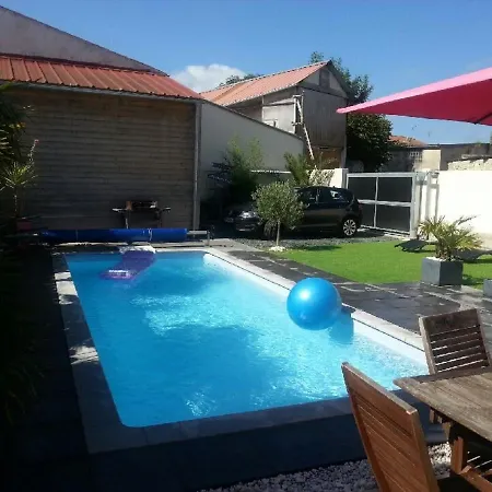 Maison 4 Pers. Decoree Avec Piscine & Wifi - Fr-1-535-14 펜션