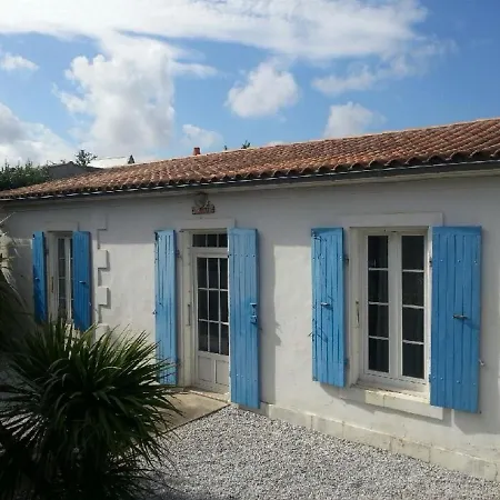 Dom wakacyjny Maison 4 Pers. Decoree Avec Piscine & Wifi - Fr-1-535-14 *